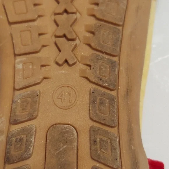 Shoes - Picture 3 of 4